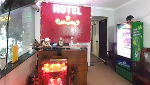Reception - OYO 1226 Hoang Gia Hotel (Ho Chi Minh City)