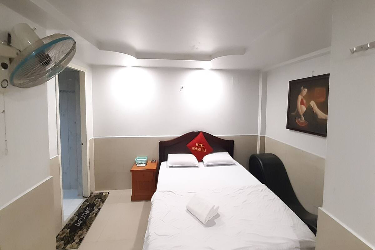 Standard Double Room | Desk, laptop workspace, free WiFi, bed sheets