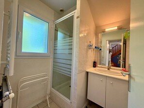 Bathroom - Carnac: 5-room house with garden, 7 people, WiFi, pets allowed (Carnac)