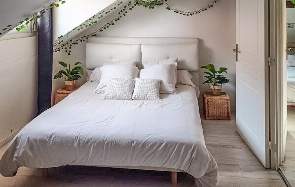 2 bedrooms, free WiFi - Amazing home in Joinville-le-Pont (Joinville-le-Pont)