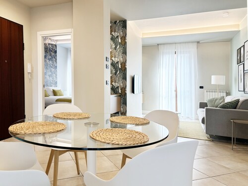 **Lingotto Center** 5min, Luxury Apartment, 1 Bedroom, 4 guests.