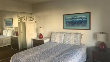 Iron/ironing board, free WiFi, bed sheets