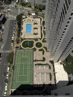 Sports court - 29th Floor Waikiki Banyan, Full Kitchen and Free Parking (Honolulu)