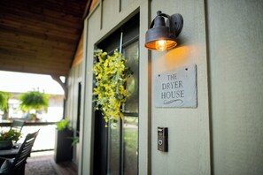 Exterior detail - The Dryer House - A Charming Restored Home in a Walkable Neighborhood (Springfield)