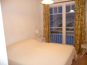 2 bedrooms
