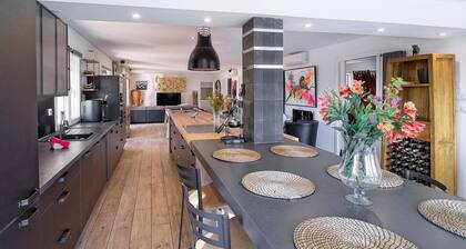 Nice home in Saint Martin De Crau