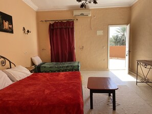 Kolmen hengen comfort-huone, kaupunkinäköala | Ilmainen Wi-Fi