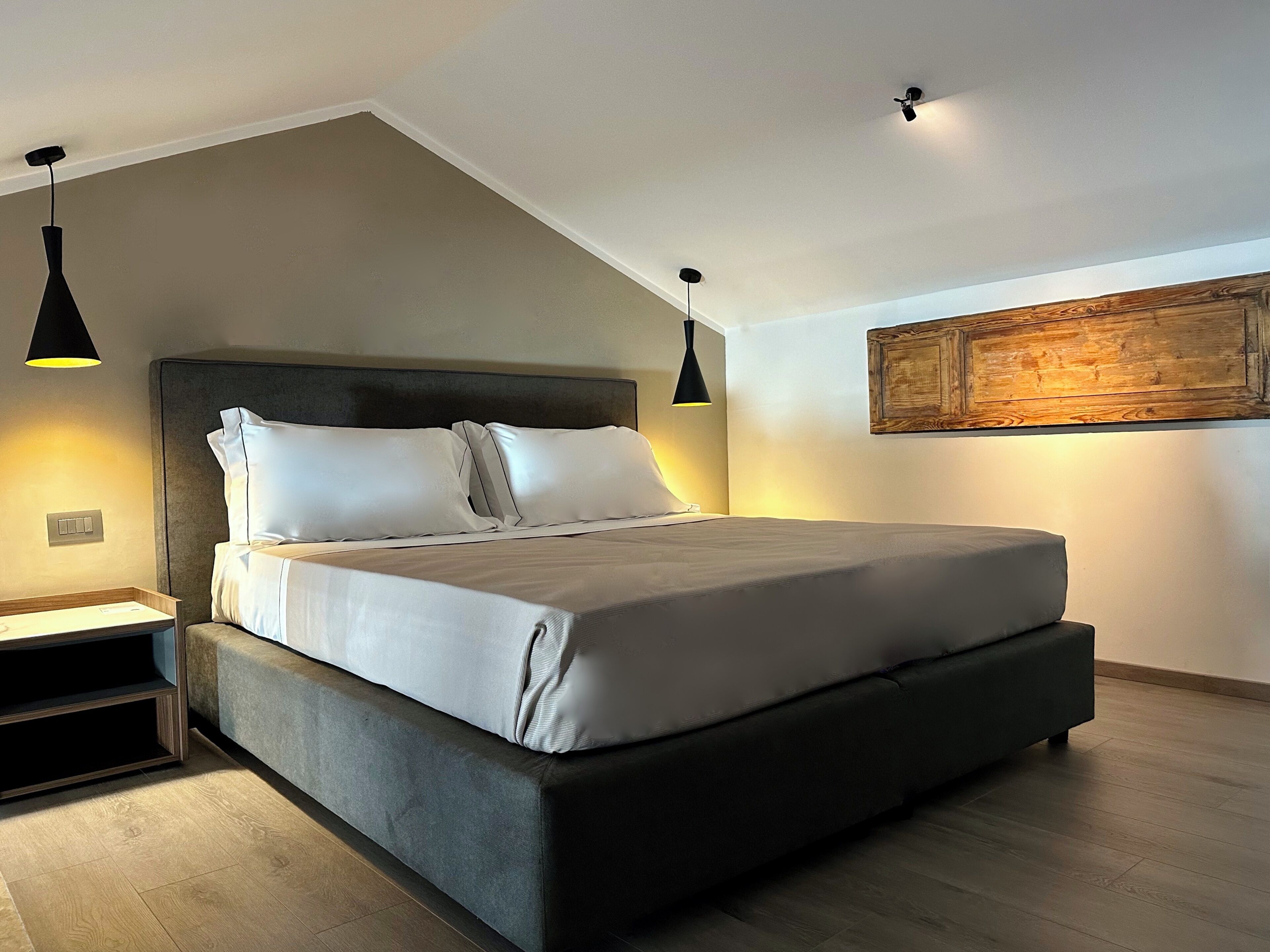 Comfort Room | Free WiFi, bed sheets