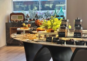 Free daily buffet breakfast - Palazzo Liberty (Palermo)