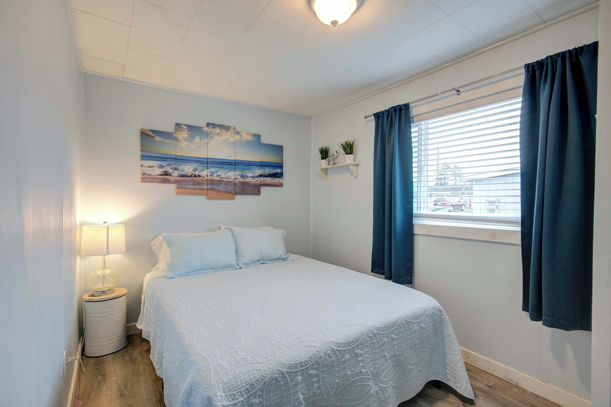 1 bedroom, travel cot, WiFi, bed sheets