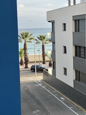 Property grounds - Cozy Beach House with Pool & BBQ (Cubelles)