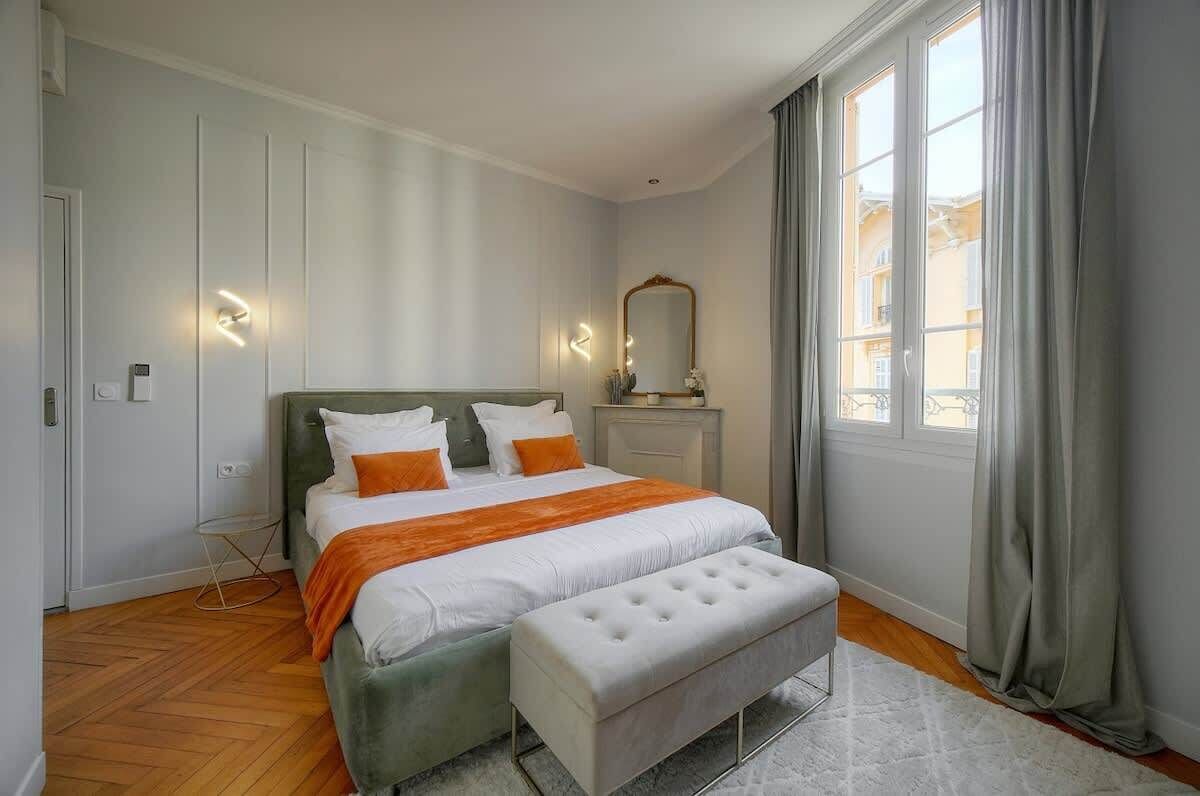 4 bedrooms, desk, iron/ironing board, free WiFi