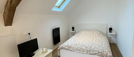1 Schlafzimmer, Reisekinderbett, kostenloses WLAN, Bettwäsche