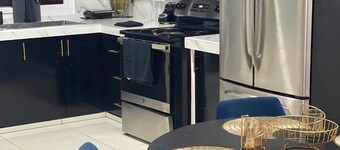 Charming 3-bedroom townhome in enchanting La Ceiba with WiFi, AC, fitness room