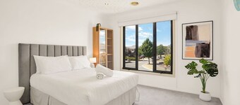 Deluxe Family Montpellier Gardens Estate - Burwood