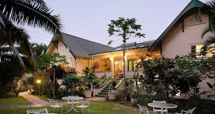 Lokelani Suite - Historic charm | Gardens oasis