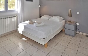 5 Schlafzimmer, Reisekinderbett, kostenloses WLAN, Bettwäsche