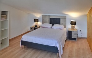 5 Schlafzimmer, Reisekinderbett, kostenloses WLAN, Bettwäsche