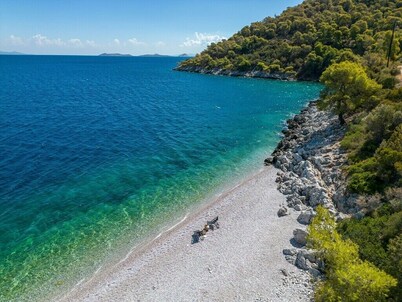Beach front villa with private sea water pool & amazing sea view to Saronic golf