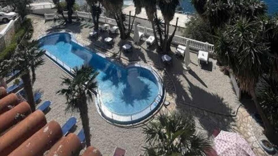 Blue Hotel Holiday