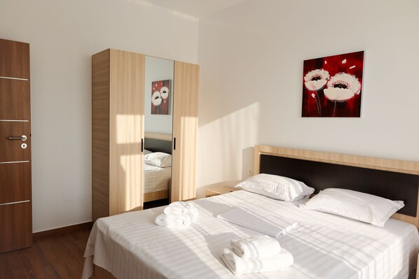 Family Apartment | Hypo-allergenic bedding, individually decorated, individually furnished - SUMMER REST (Navodari)