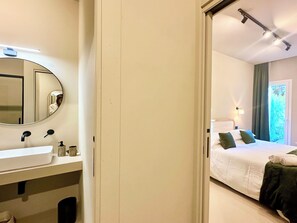 1 slaapkamer, een strijkplank/strijkijzer, wifi, beddengoed
