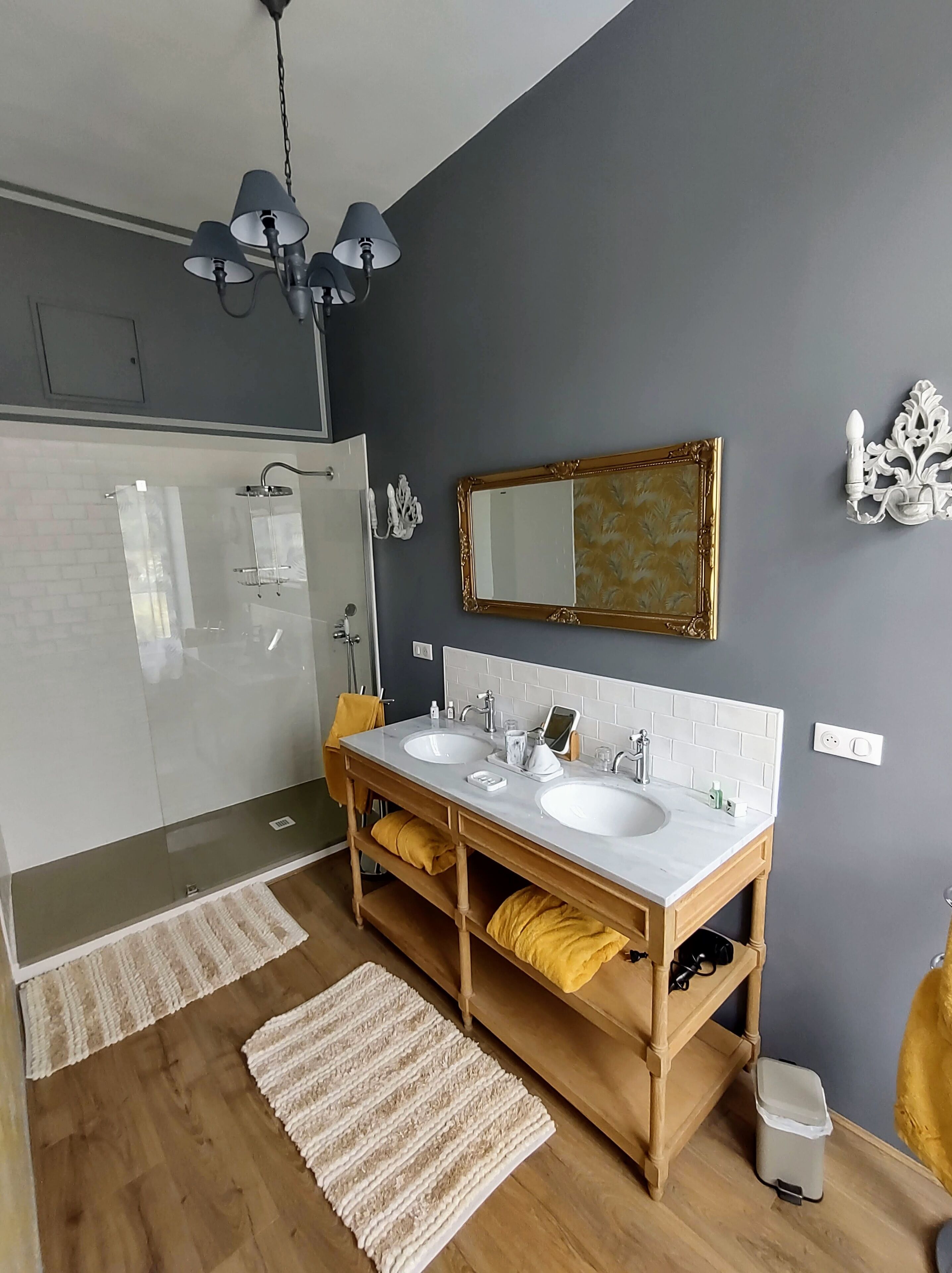 Deluxe-Doppelzimmer, 1 Queen-Bett, eigenes Bad, Gartenblick