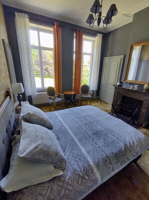 Deluxe Double Room, 1 Queen Bed, Private Bathroom, Garden View