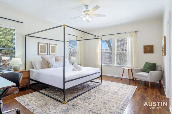 3 bedrooms, desk, iron/ironing board, free WiFi