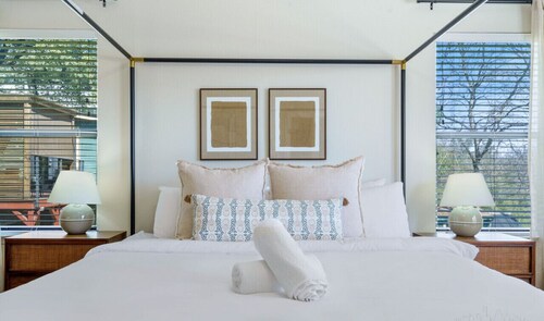 Modern Haven with King Suite + Impeccable Location