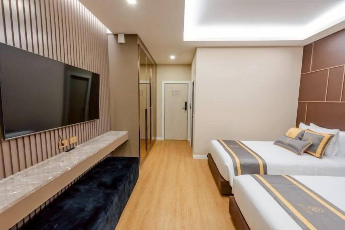 Minibar, coffres-forts dans les chambres, Wi-Fi gratuit, draps fournis