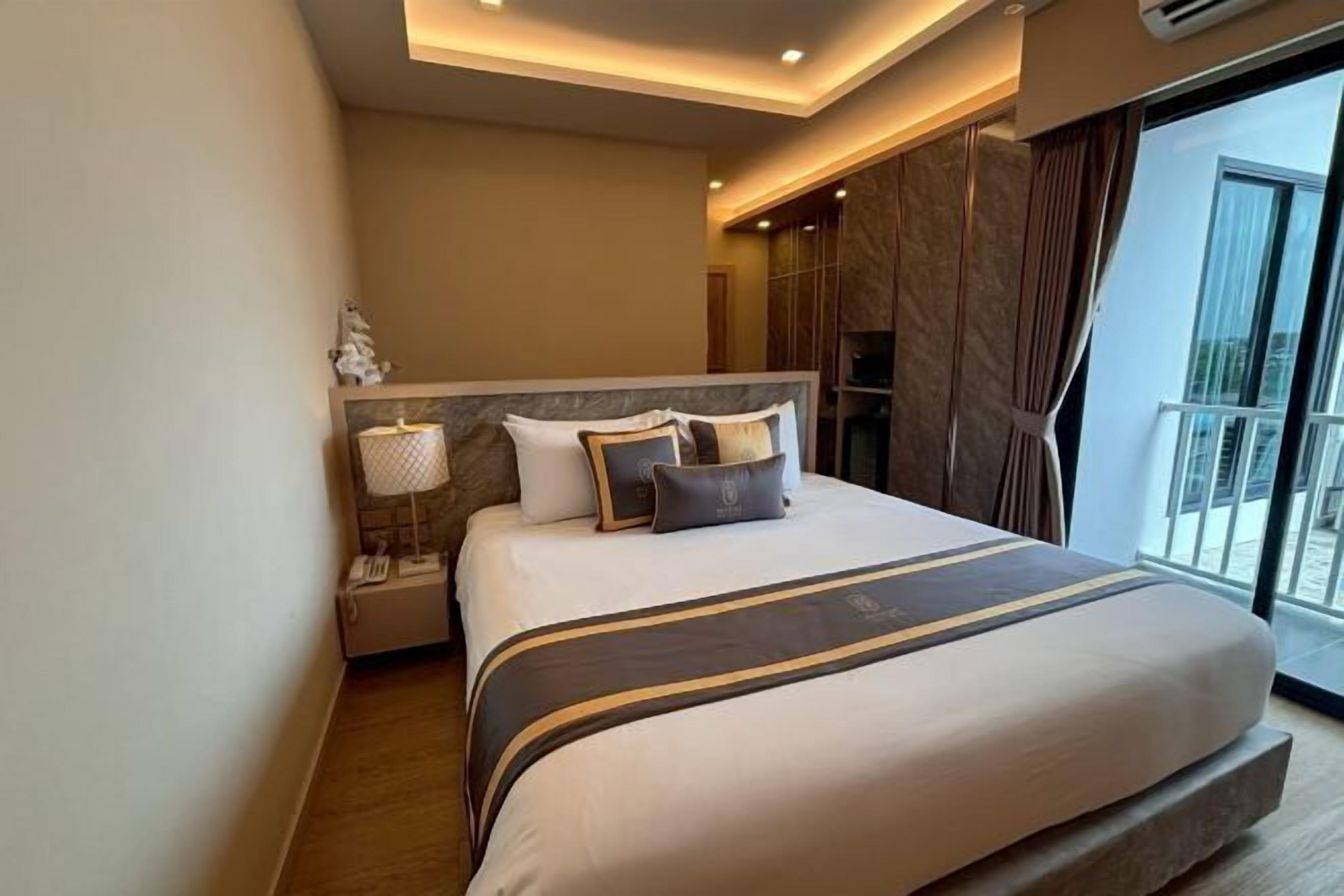 Minibar, caja fuerte, wifi gratis y ropa de cama