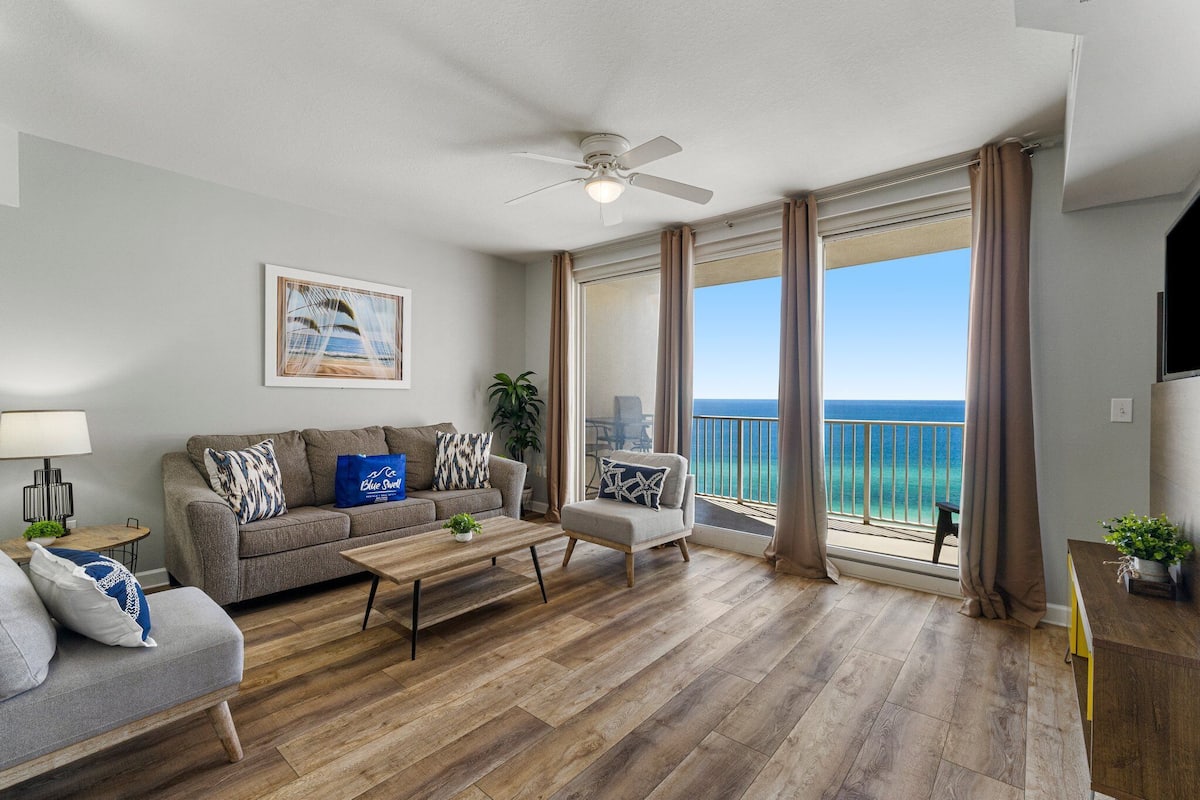 Condo, Multiple Beds, Hot Tub, Ocean View (Shores of Panama 1917) | Living area