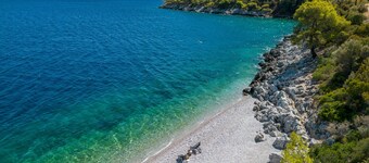 Beach front villa with private sea water pool & amazing sea view to Saronic golf