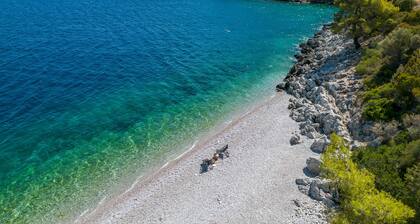 Beach front villa with private sea water pool & amazing sea view to Saronic golf