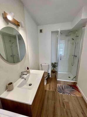 Een douche, een haardroger