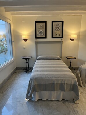 4 chambres, fer et planche à repasser, Wi-Fi, draps fournis