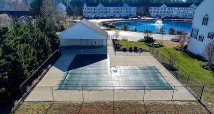 MINI-WEEKS-GORGEOUS-JUST MINUTES TO BETHANY BEACH - POOL COMMTY-16 CALVERT ST