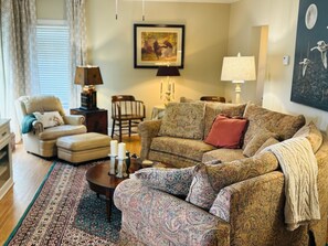 Smart TV, books - Beautiful Farmhouse in the country but close to Rome! (Armuchee)