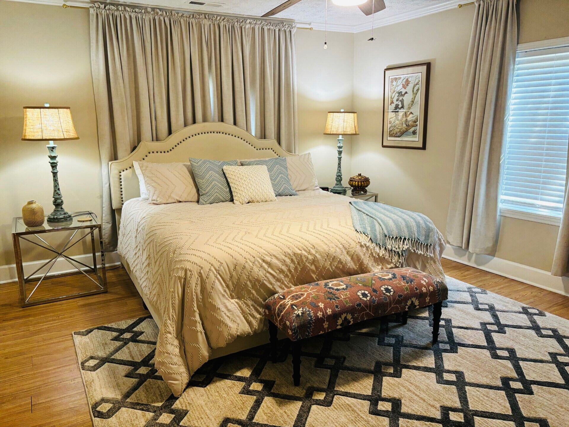 2 slaapkamers, een strijkplank/strijkijzer, reisbedje, gratis wifi