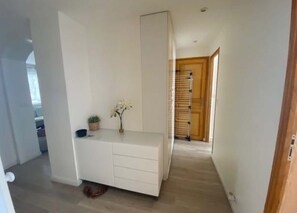 Interior - Appartement à Montrouge, Très Calme, Lumineux, à Deux Cents Mètres du Metro (Montrouge)