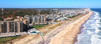 Incredible 3 bedroom Condo in Sea Colony Resort! WIFI, Community Pools, Fitness Center, Private Beach, Shuttle Service, and more!