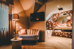 Habitación Deluxe doble | Escritorio, wifi gratis, ropa de cama