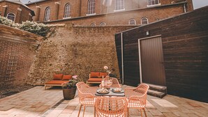 Comfort Apartment | Desk, WiFi (free), bed sheets - Hotel Centraal Baarlo (Baarlo)