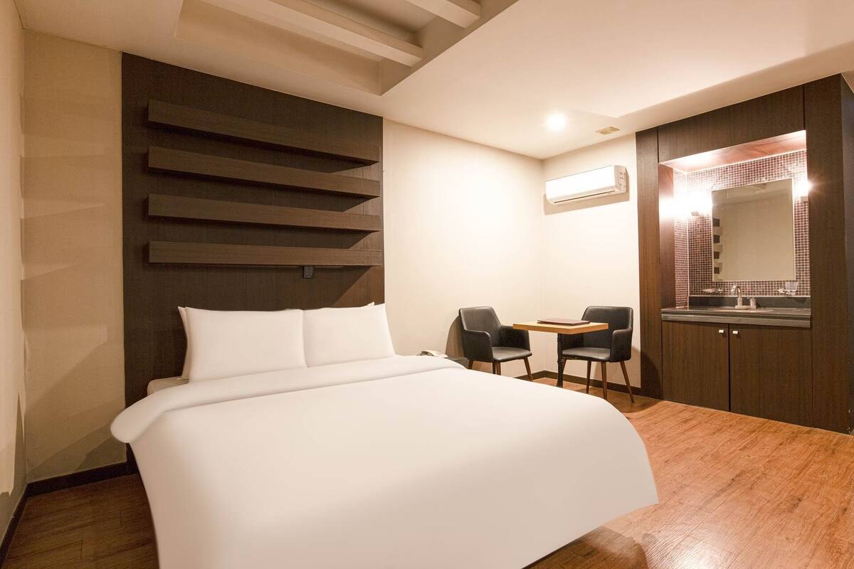 Premium Double Room | Egyptian cotton sheets, premium bedding, down duvets