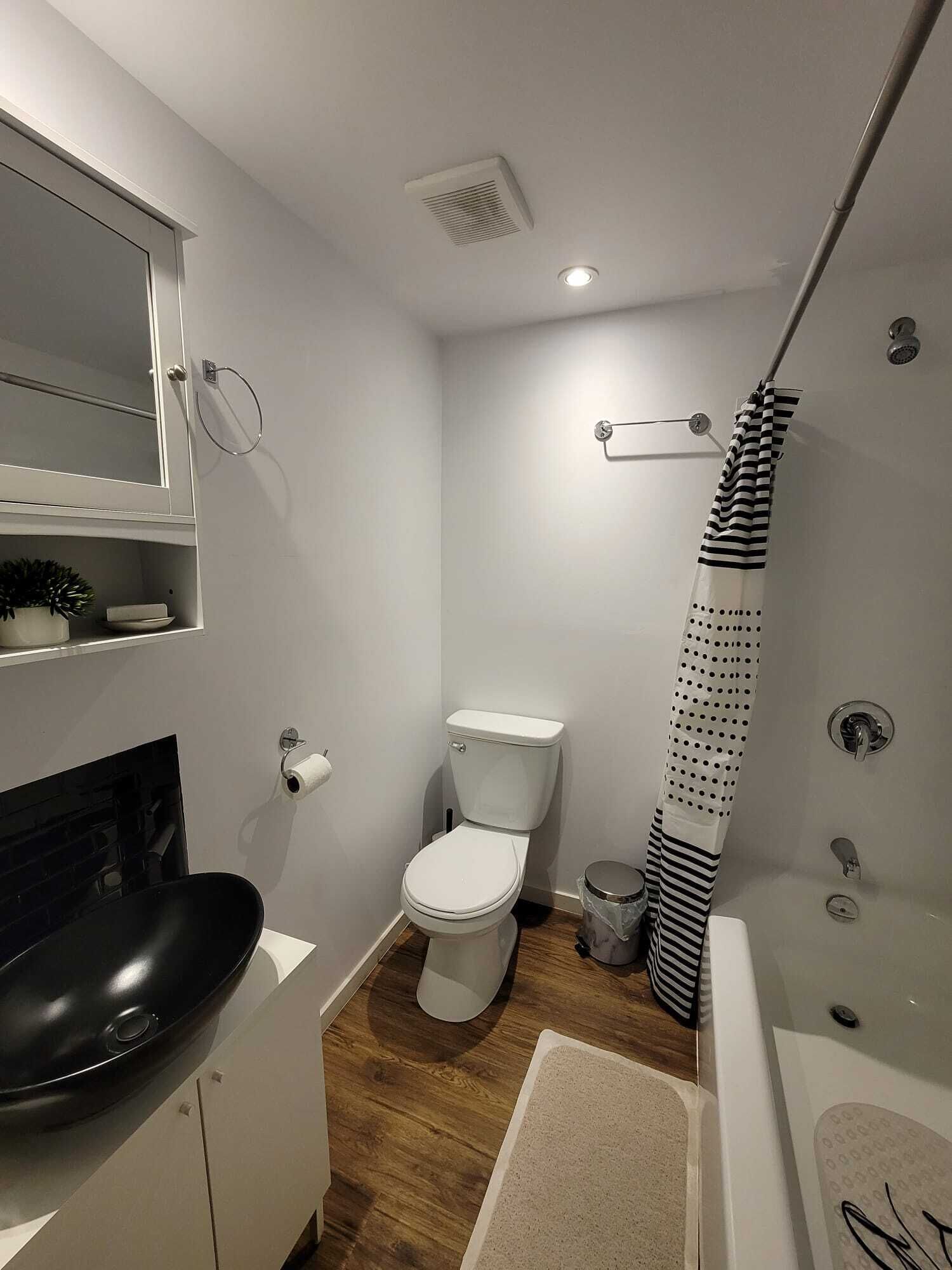 ヘアドライヤー、タオル、石鹸、シャンプー