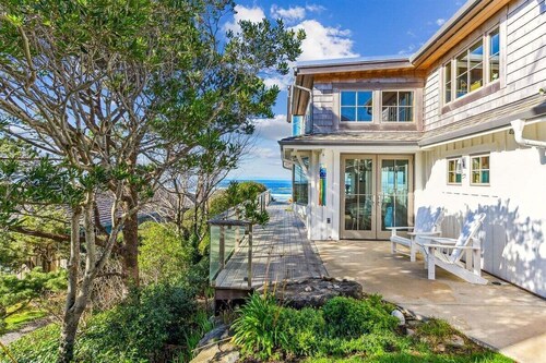 Whaletopia - Spectacular Oceanfront Vistas!