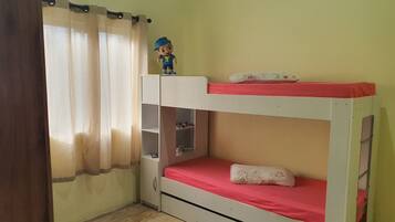 2 quartos, Wi-Fi de cortesia, roupa de cama