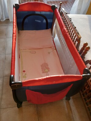 1 bedroom, iron/ironing board, WiFi, bed sheets - Located 200 m from Pallanza lakefront, family friendly apartment. (Piemonte)