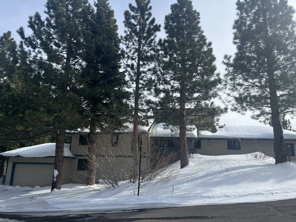 Exterior - Gorgeous 4BR Mountain Home w/Gym and Hot Tub near Mt. Rose, Lake Tahoe, Reno, NV (Reno)